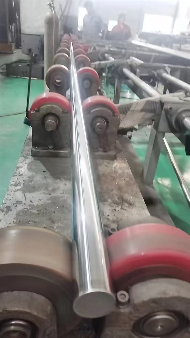 活塞杆